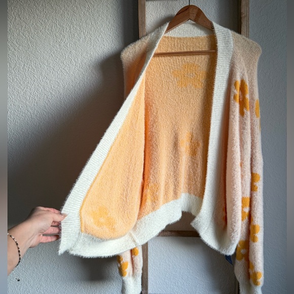 Chaou Yatou Daisy Eyelash Open Cardigan NWT Sz: Small - Picture 3 of 13